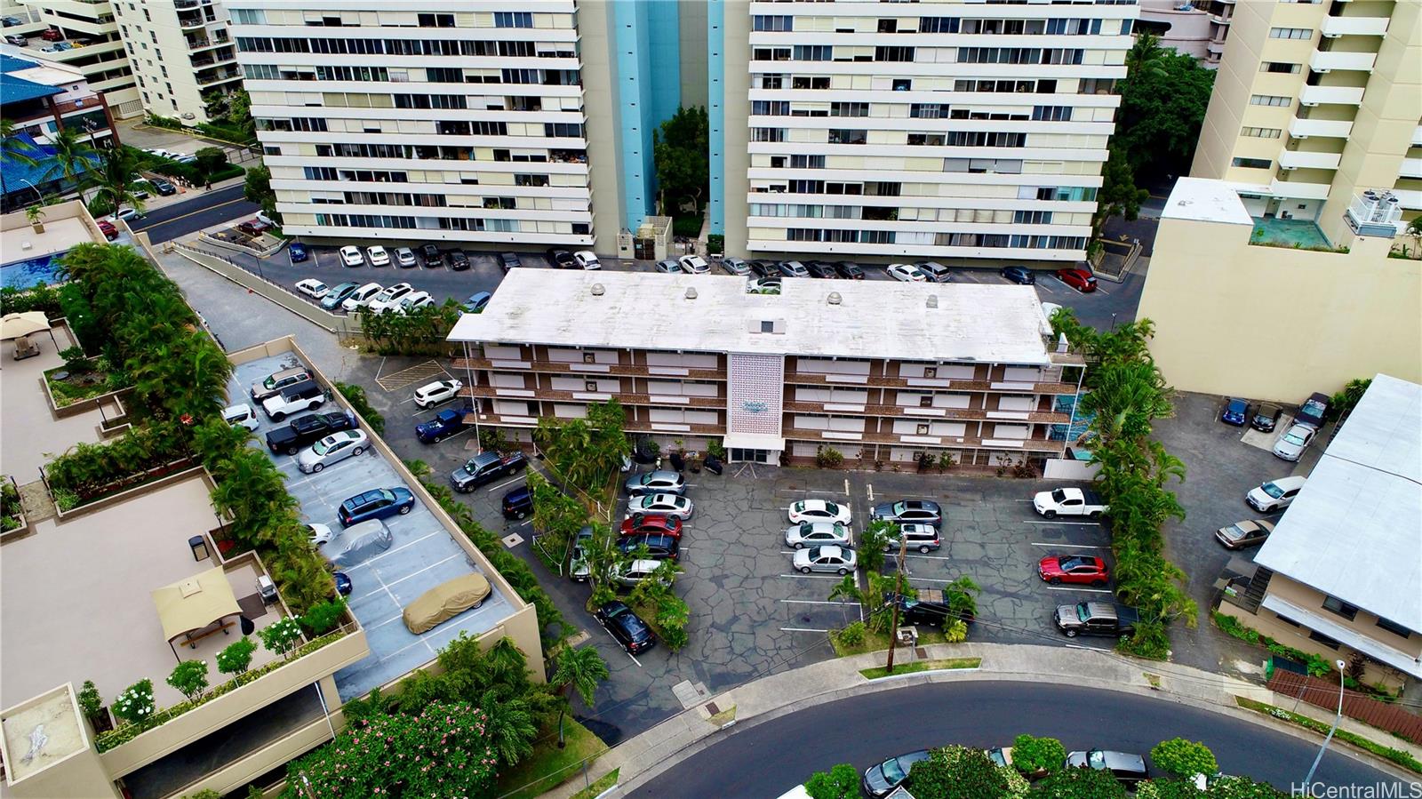 1863 Kaioo Drive  Unit 404