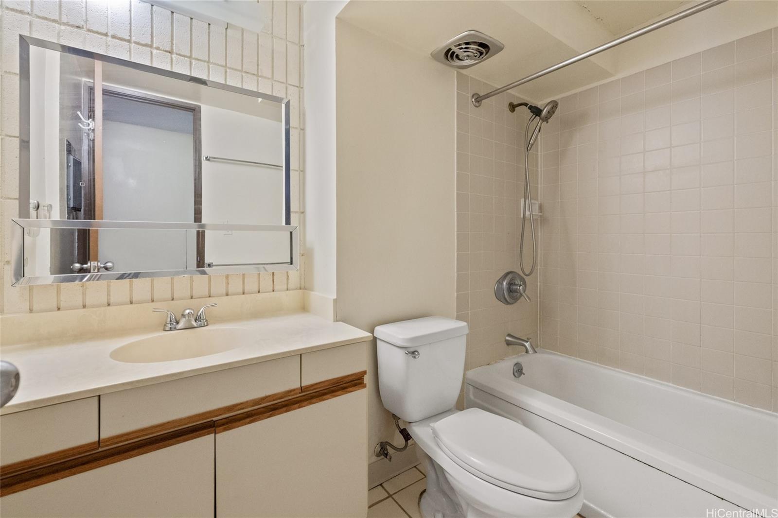 855 Makahiki Way  Unit 202