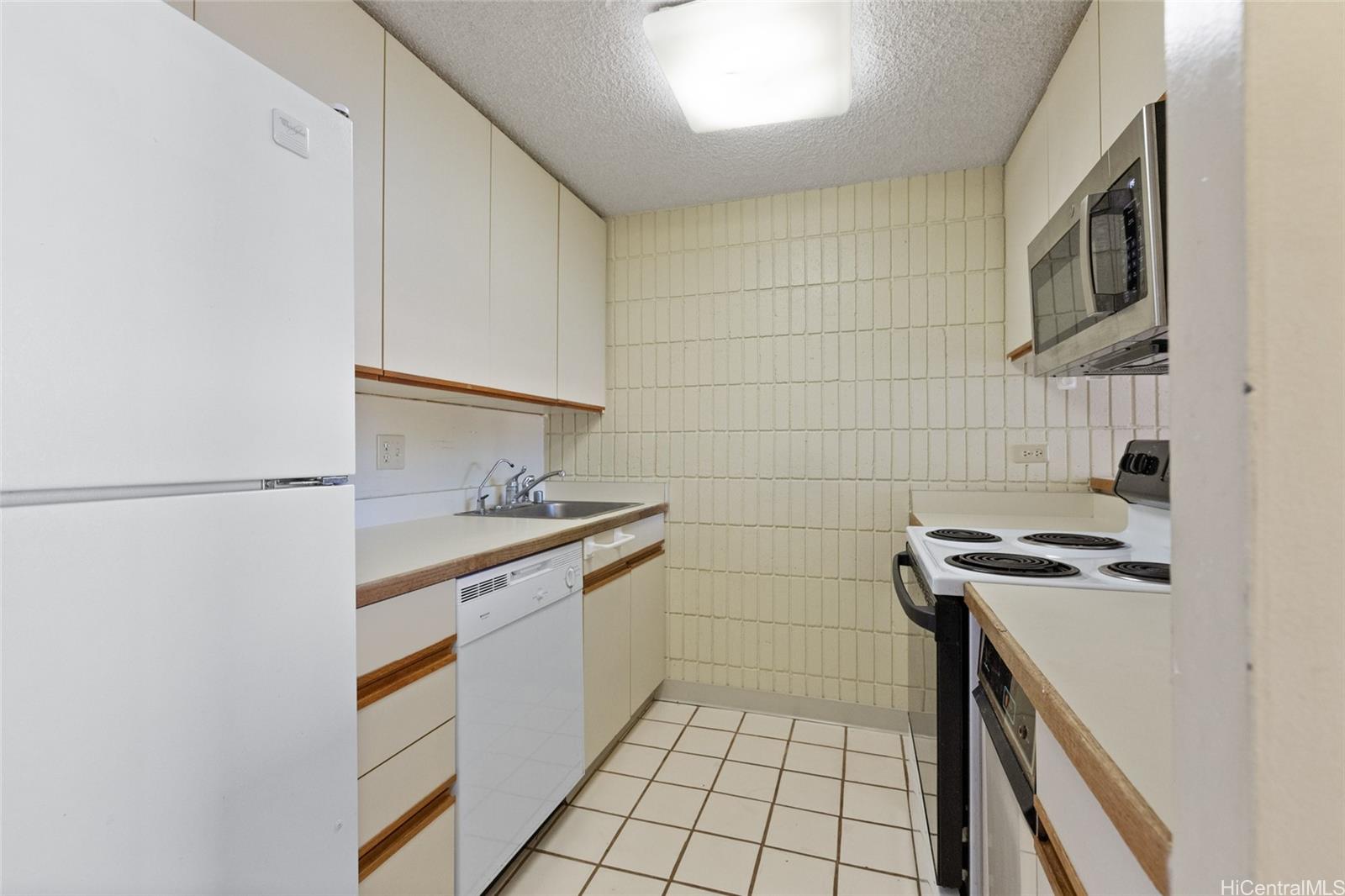 855 Makahiki Way  Unit 202