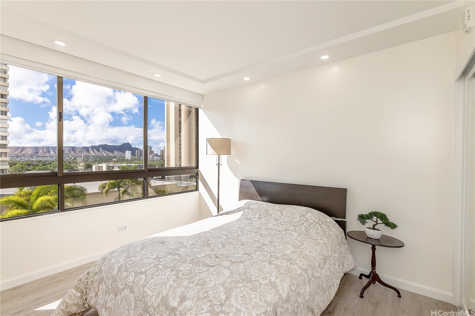 2499 Kapiolani Boulevard  Unit 801