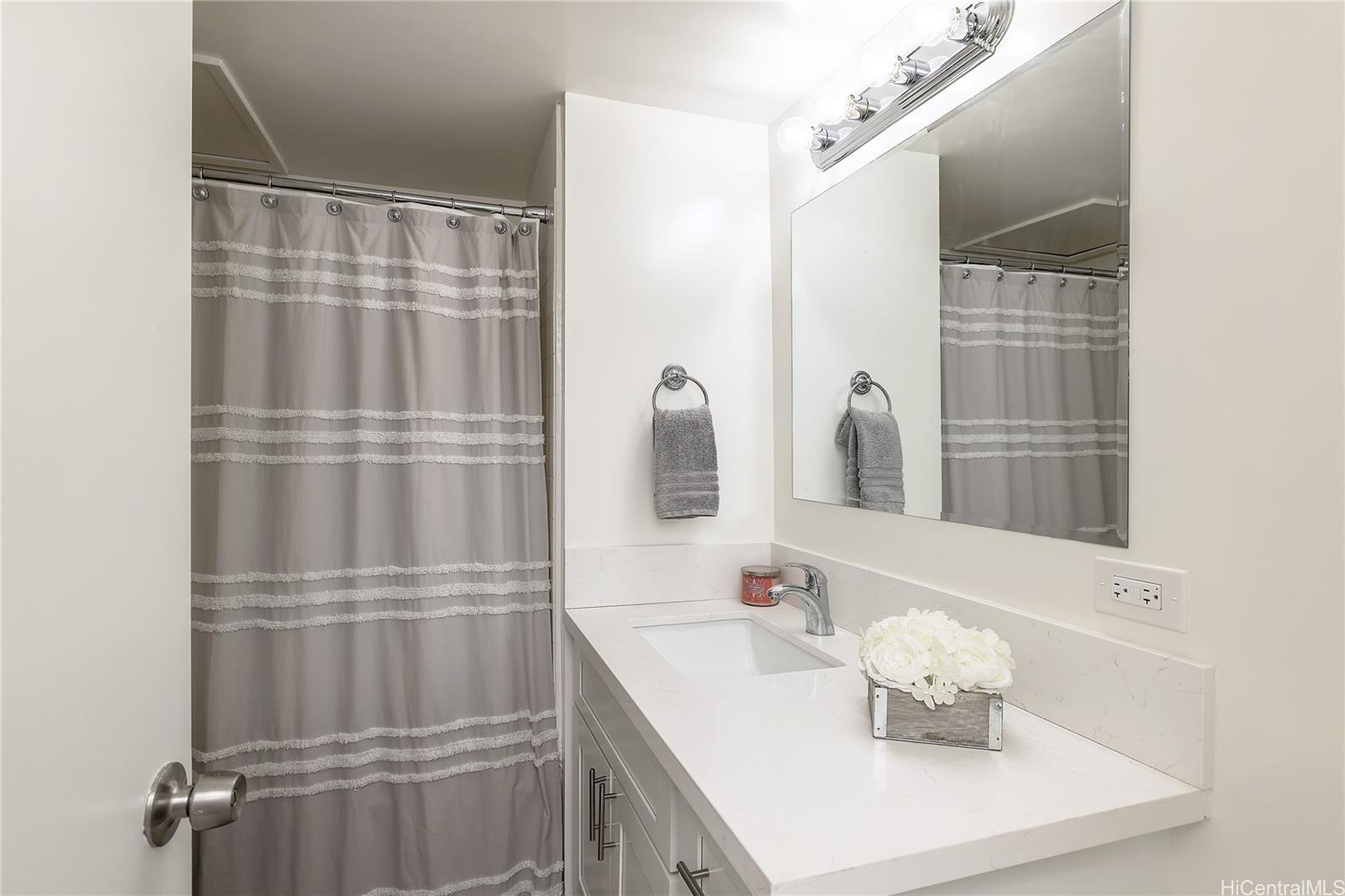 2499 Kapiolani Boulevard  Unit 801