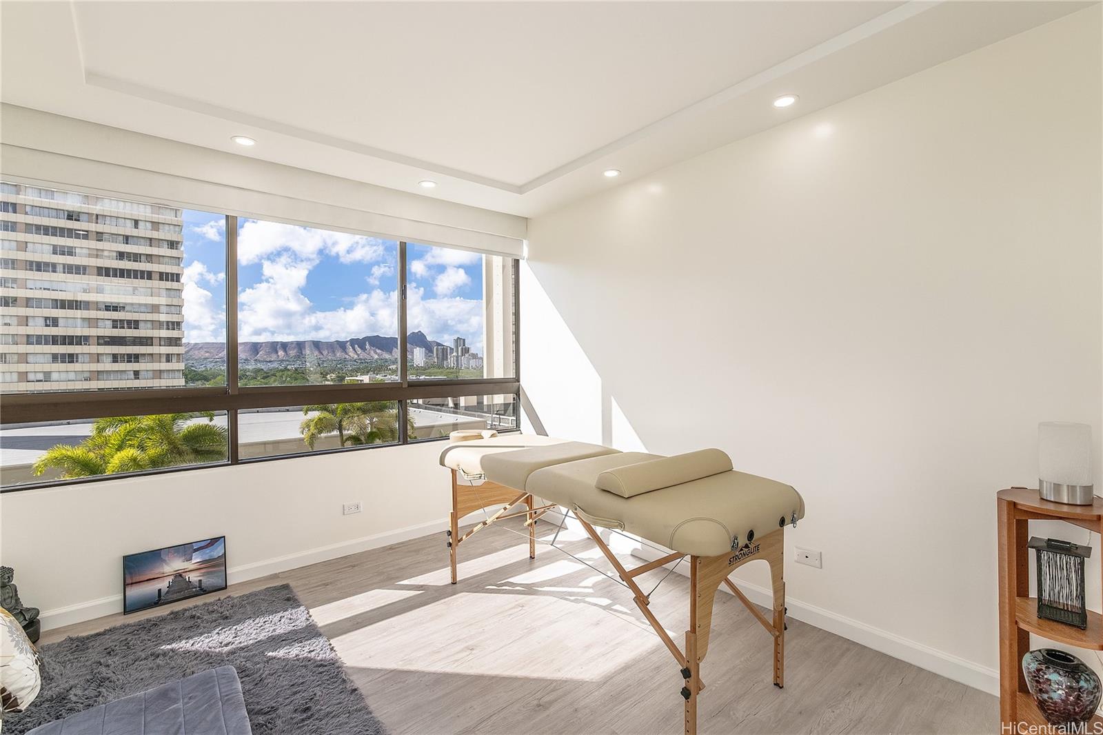 2499 Kapiolani Boulevard  Unit 801