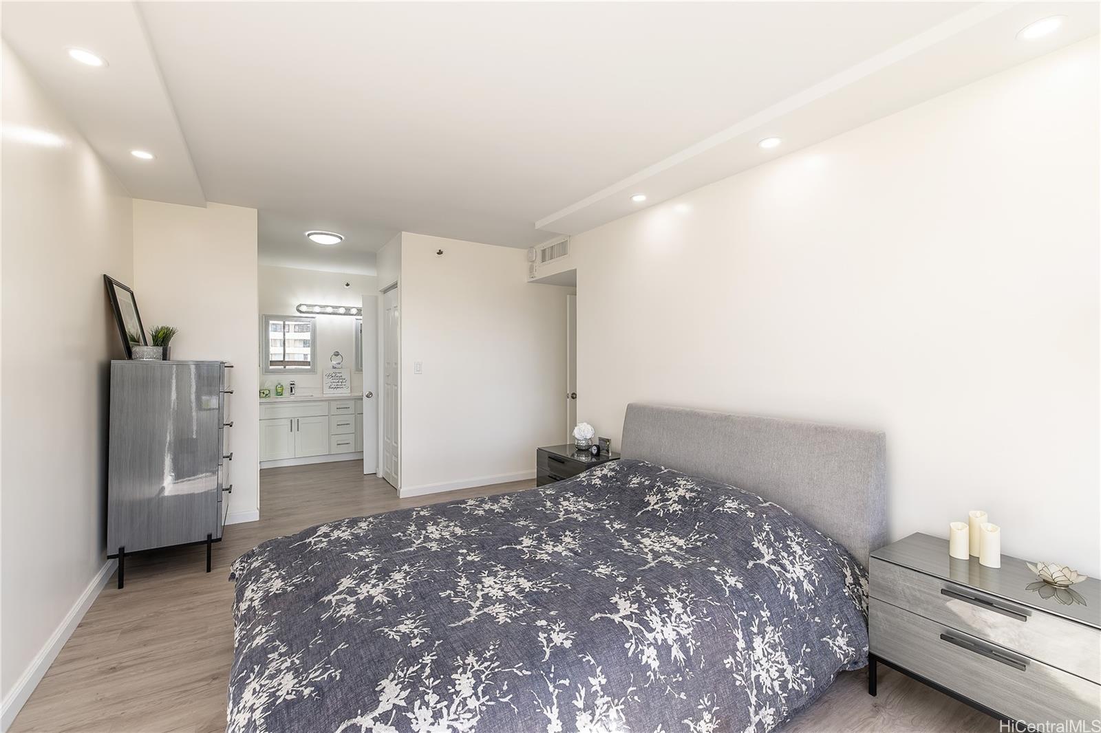 2499 Kapiolani Boulevard  Unit 801