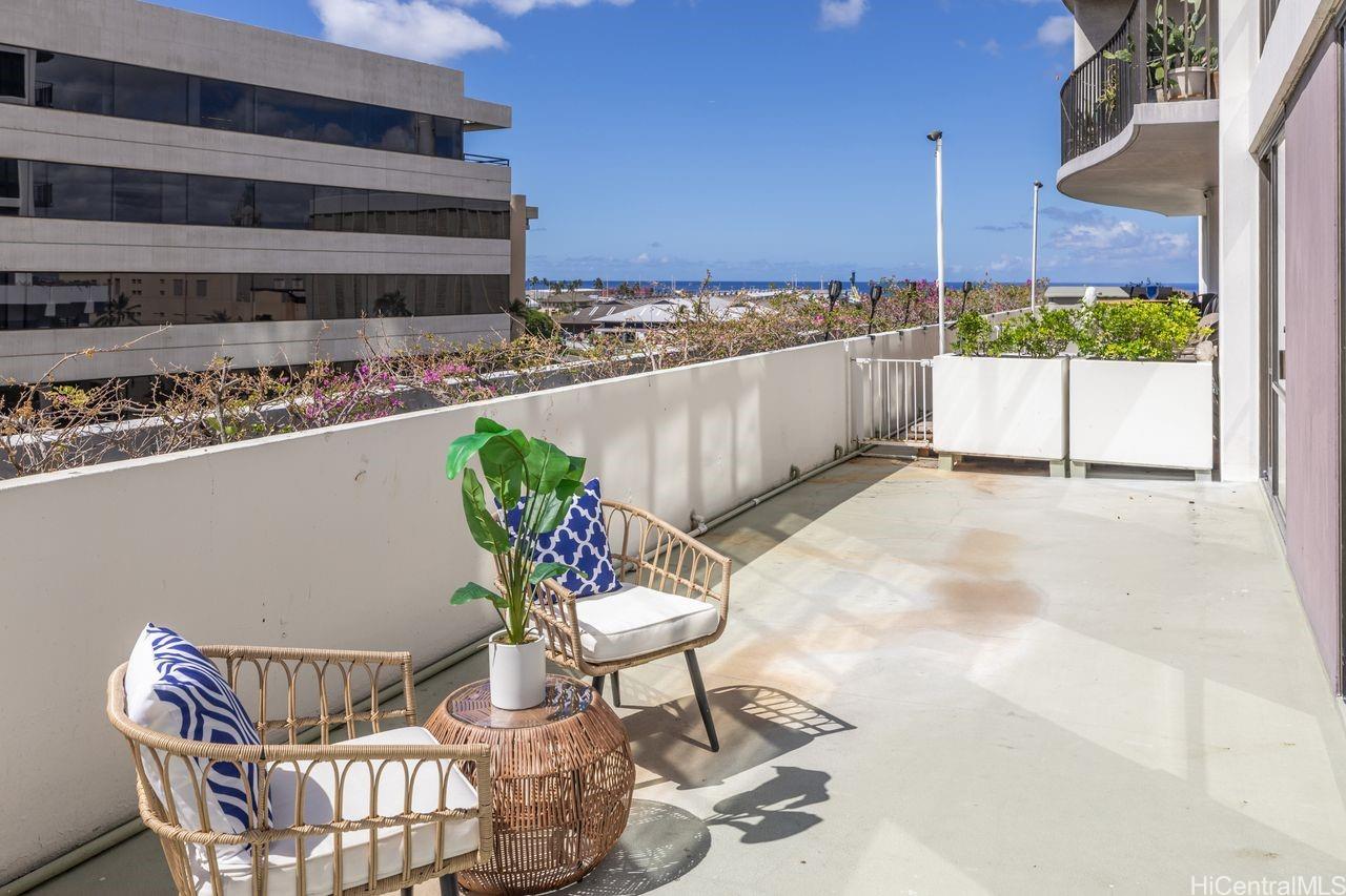 700 Richards Street  Unit 706