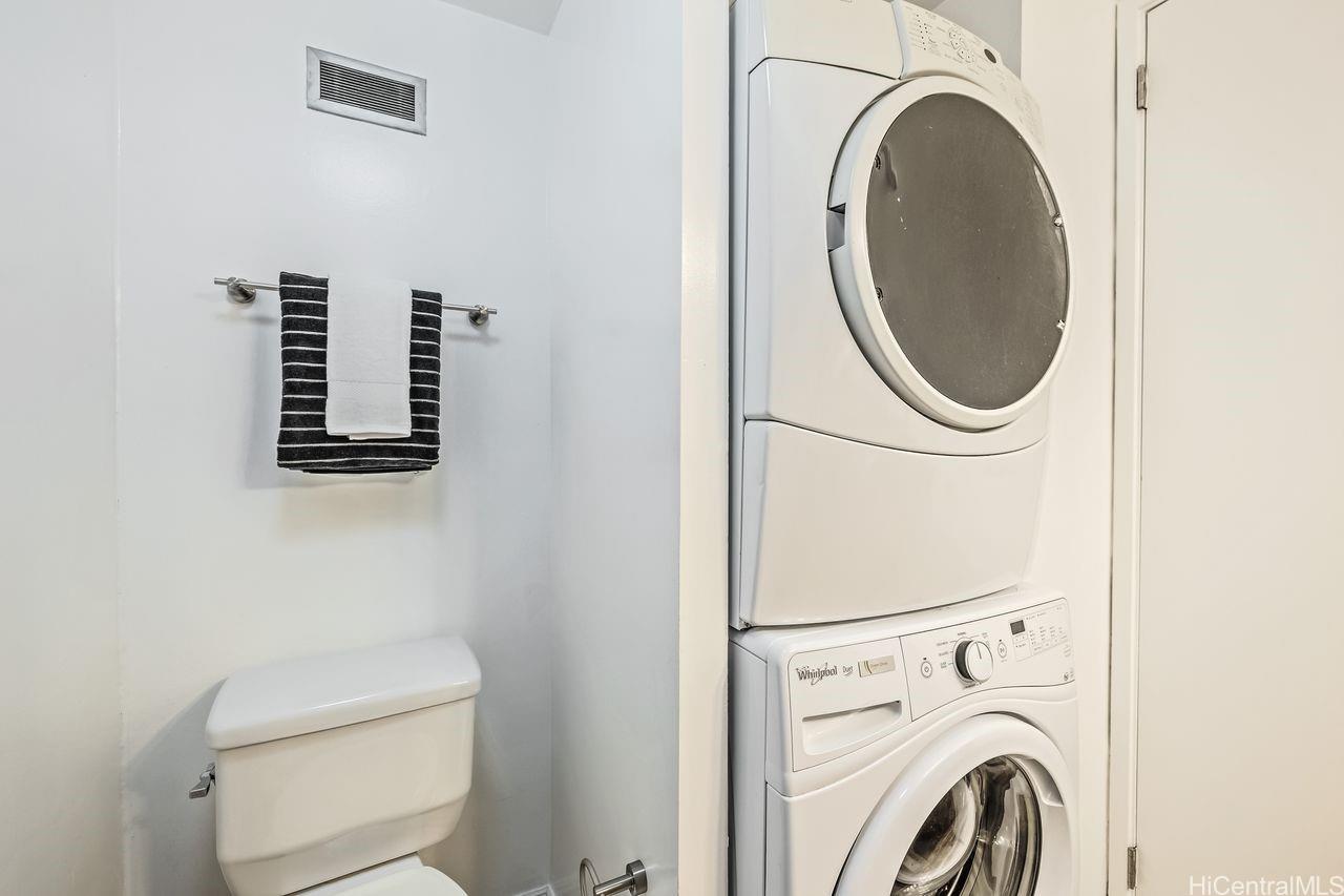 700 Richards Street  Unit 706