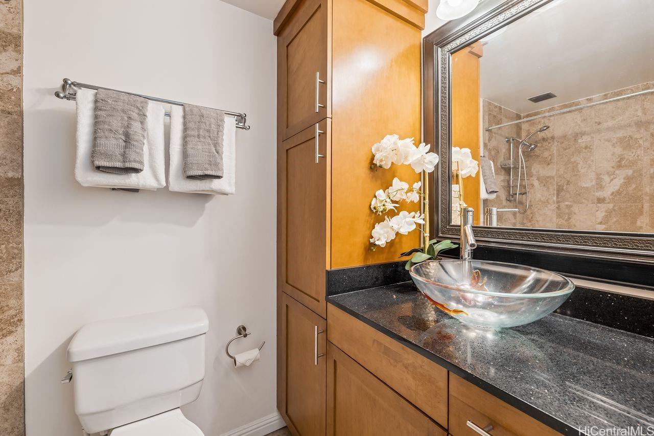 700 Richards Street  Unit 706