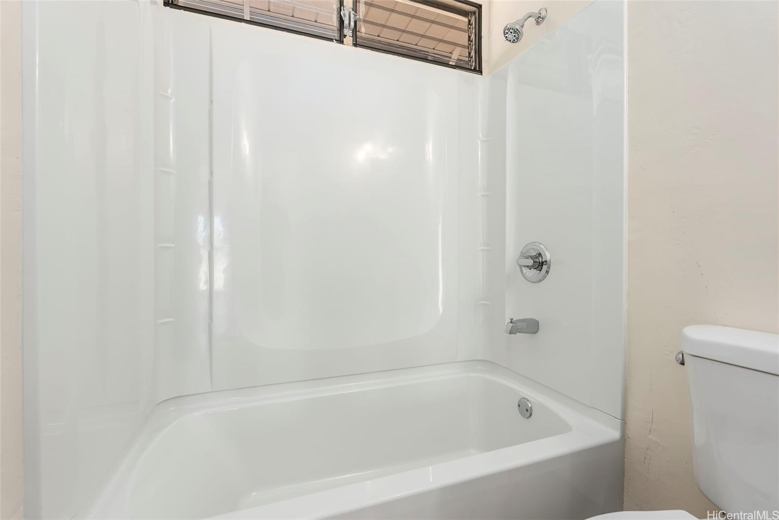 87-186 Helelua Street  Unit 2