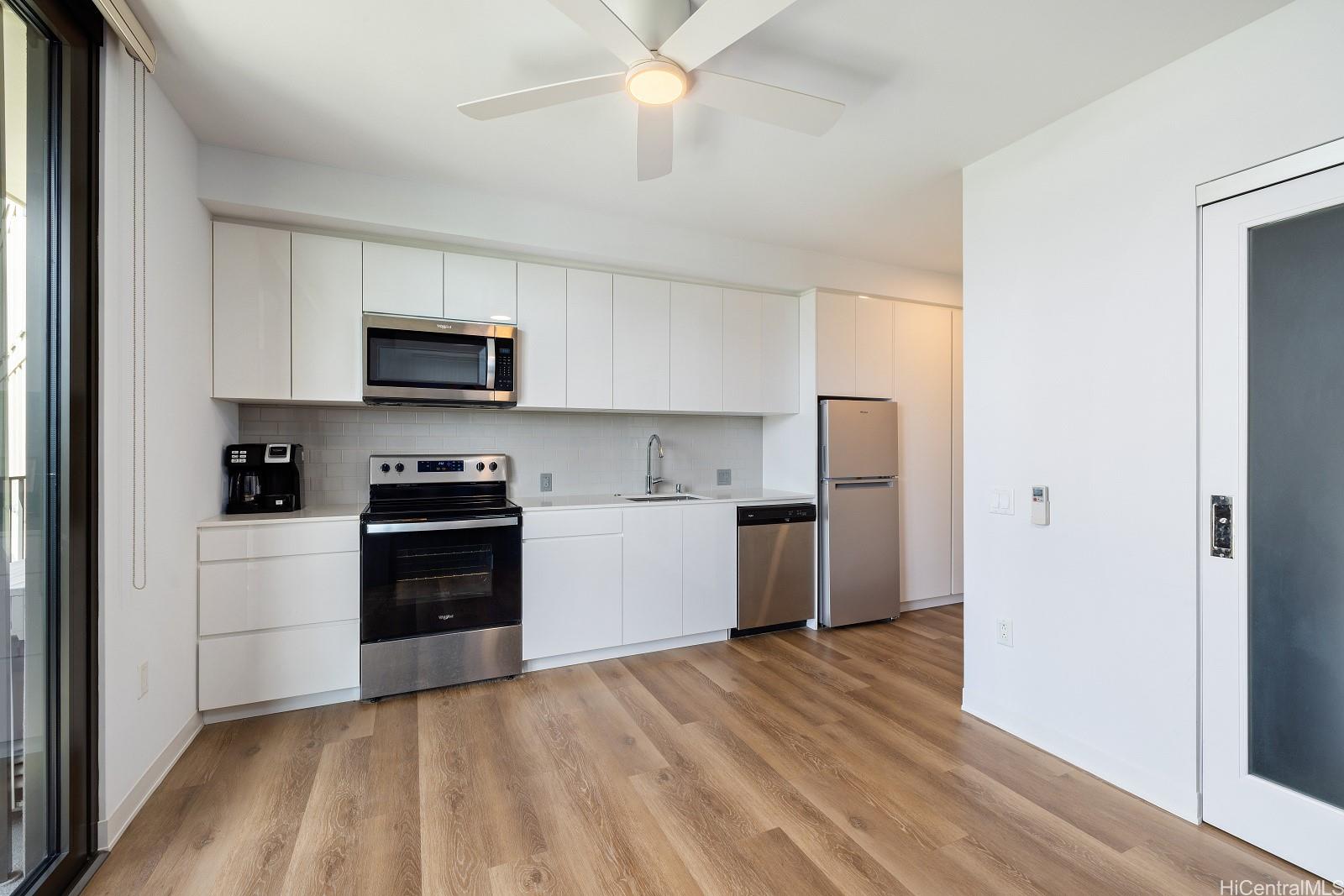 987 Queen Street  Unit 911