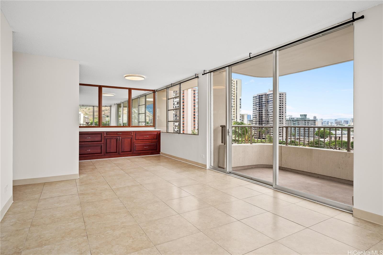 2825 S King Street  Unit 704