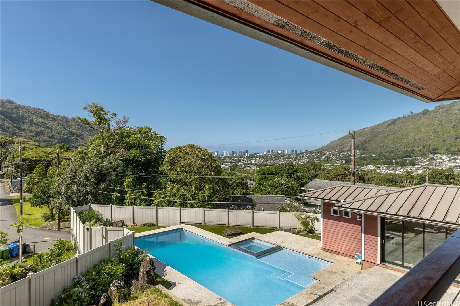 3571 Woodlawn Drive Honolulu HI 96822 listed 10112023