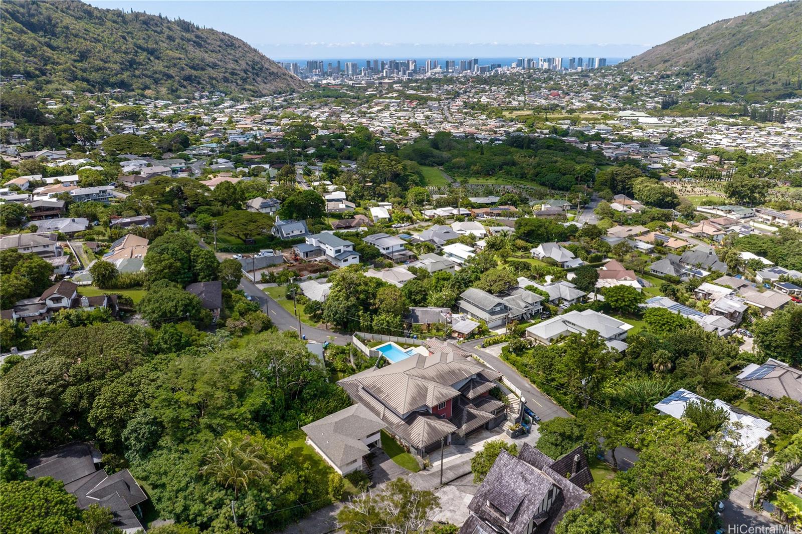 3571 Woodlawn Drive Honolulu HI 96822 listed 10112023