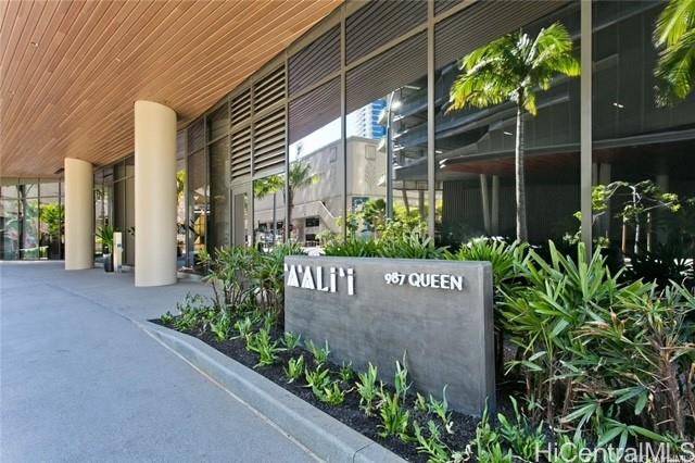 987 Queen Street  Unit 3506