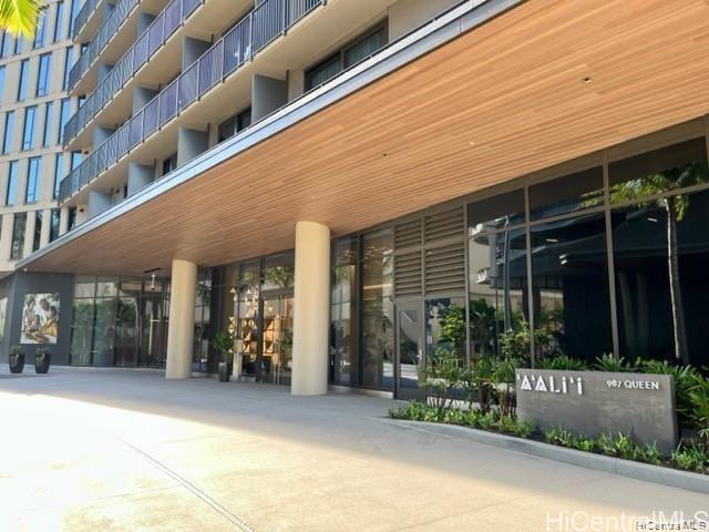 987 Queen Street  Unit 3506