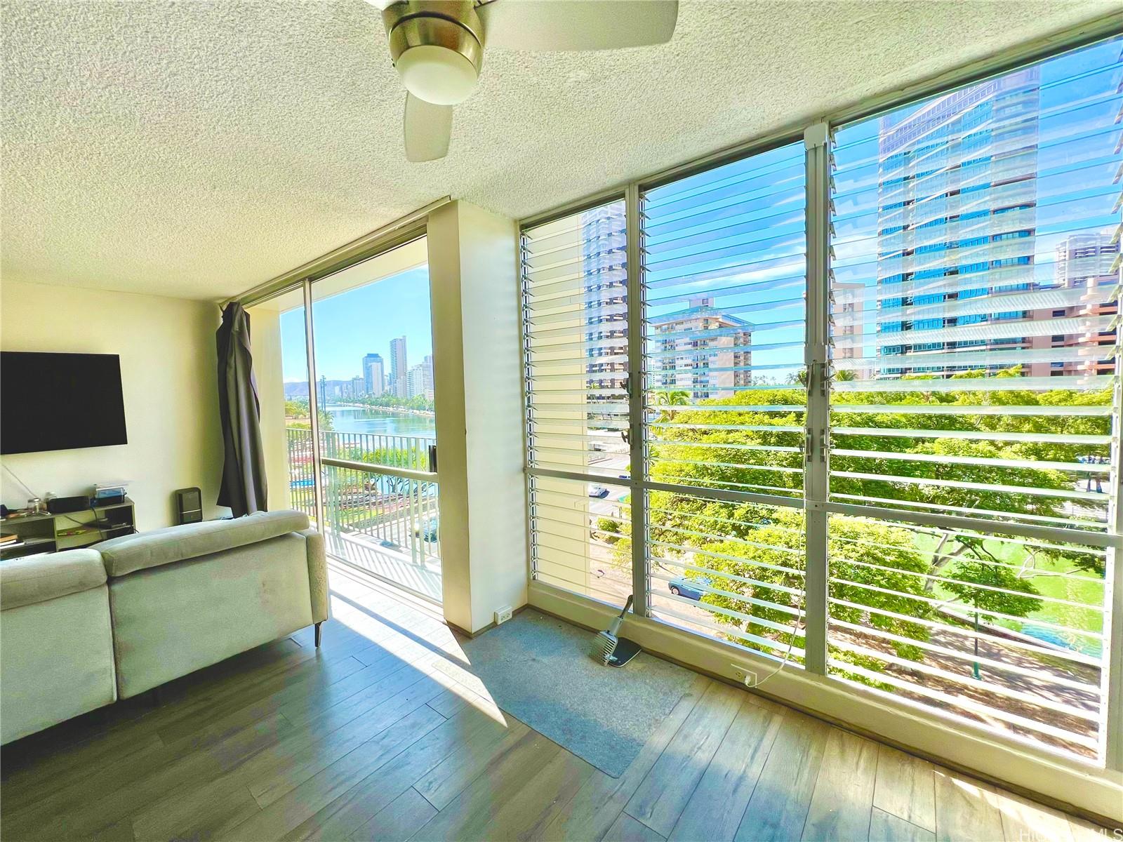 620 Mccully Street  Unit 606