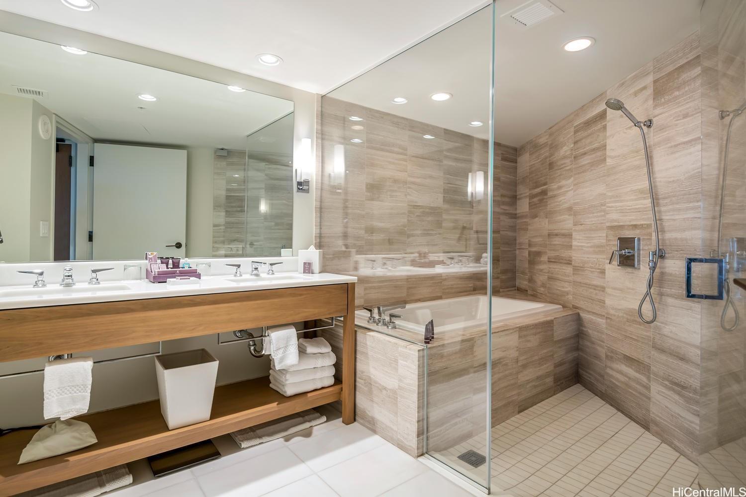 2139 Kuhio Avenue  Unit 2210