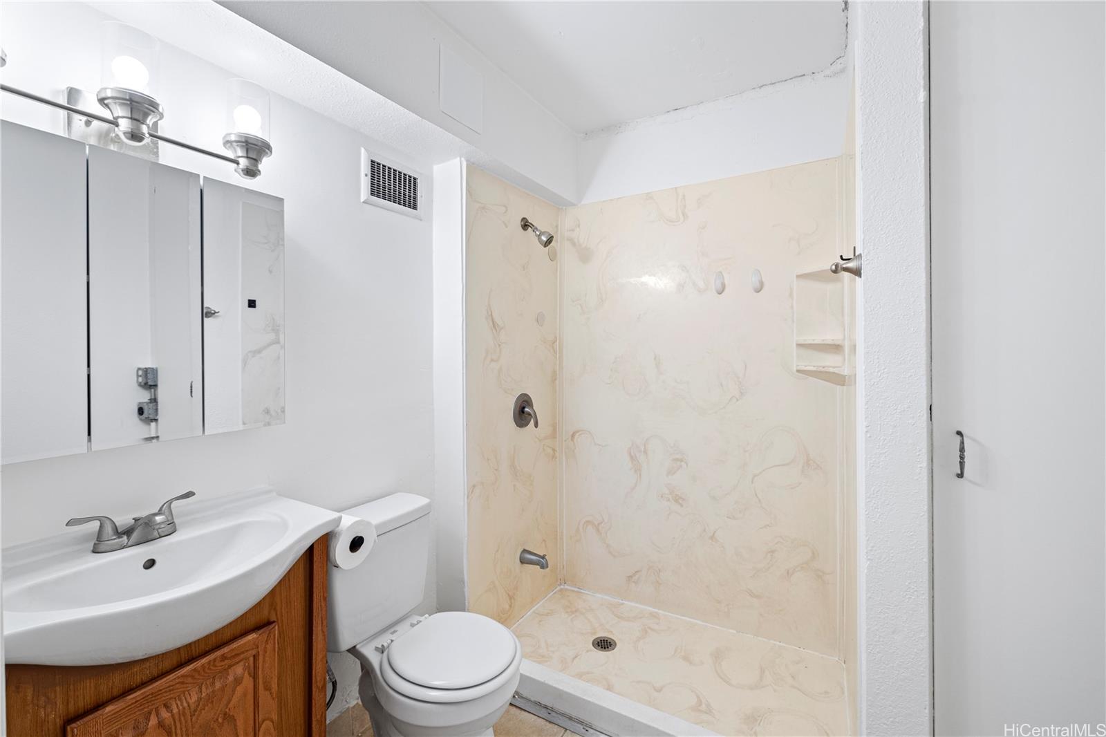 94-249 Waikele Road  Unit B4