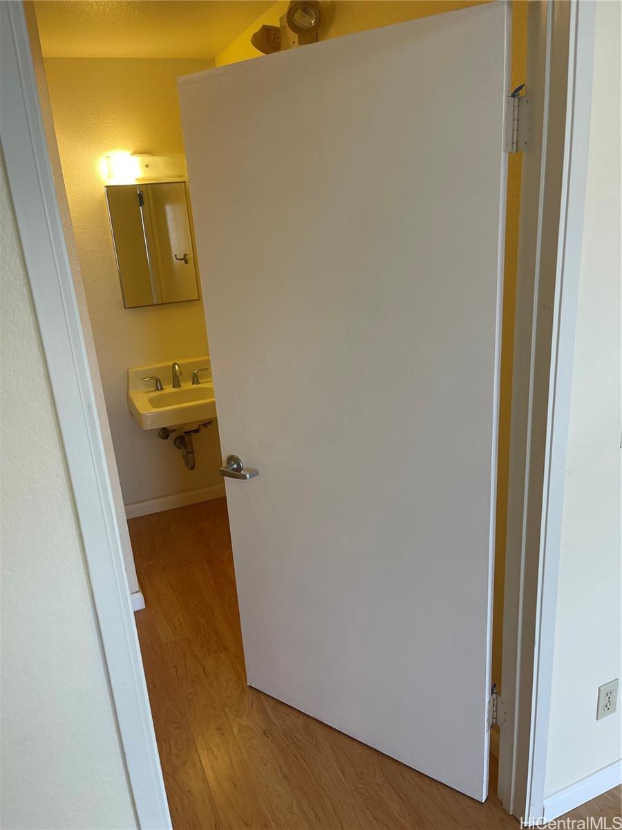 Photo 20 of 25