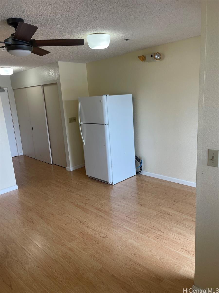 Photo 22 of 25