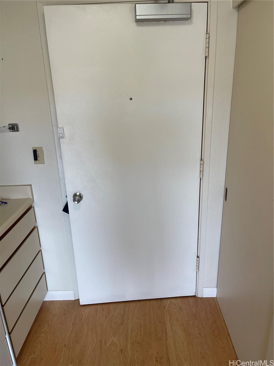 Photo 3 of 25