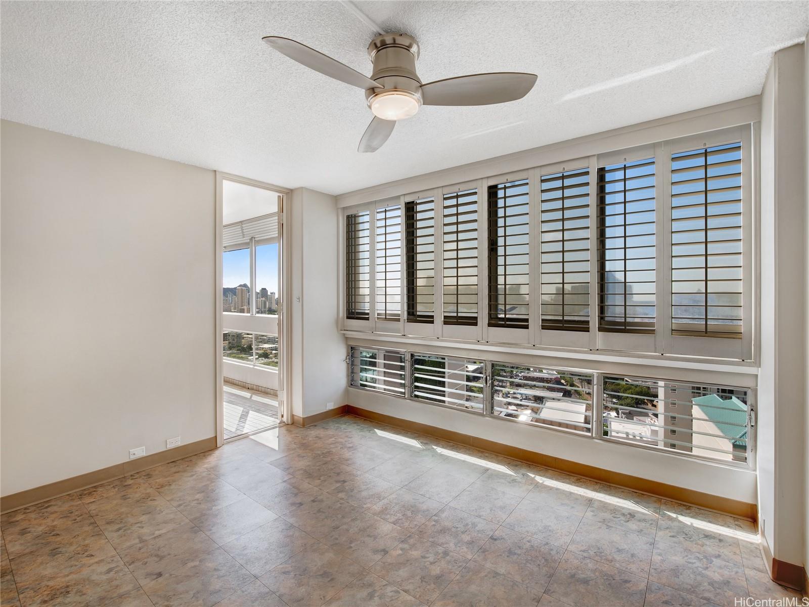 1212 Punahou Street  Unit 2307