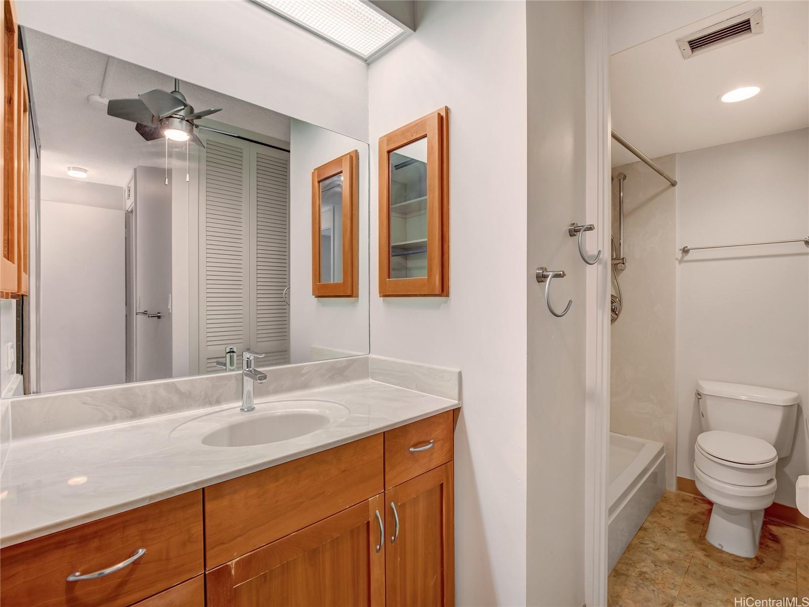 1212 Punahou Street  Unit 2307
