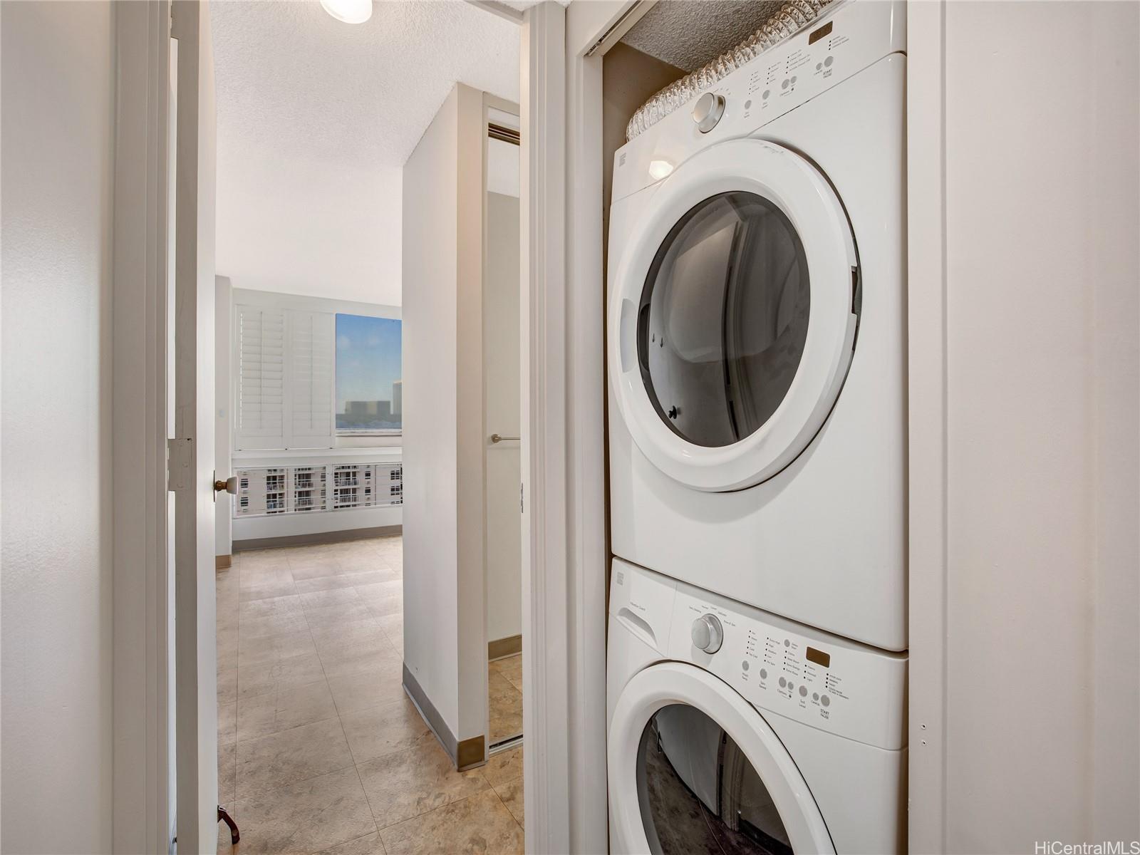 1212 Punahou Street  Unit 2307