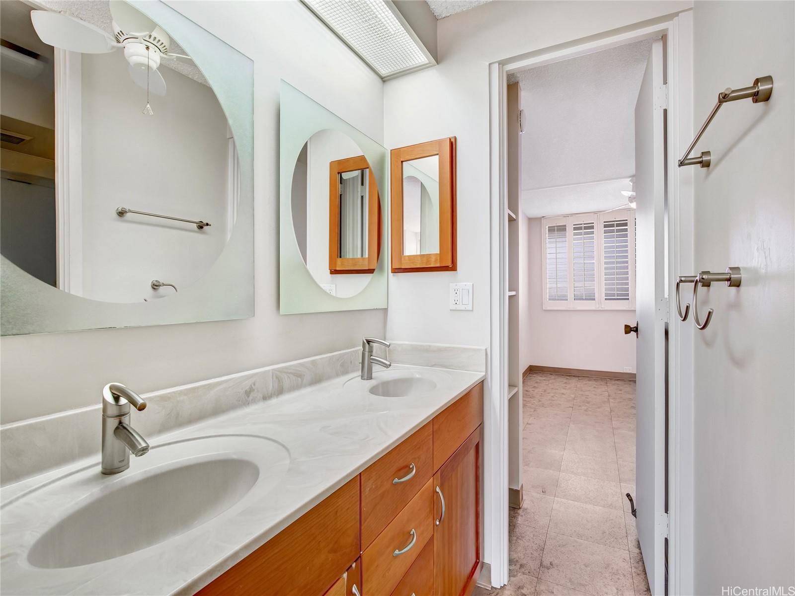 1212 Punahou Street  Unit 2307