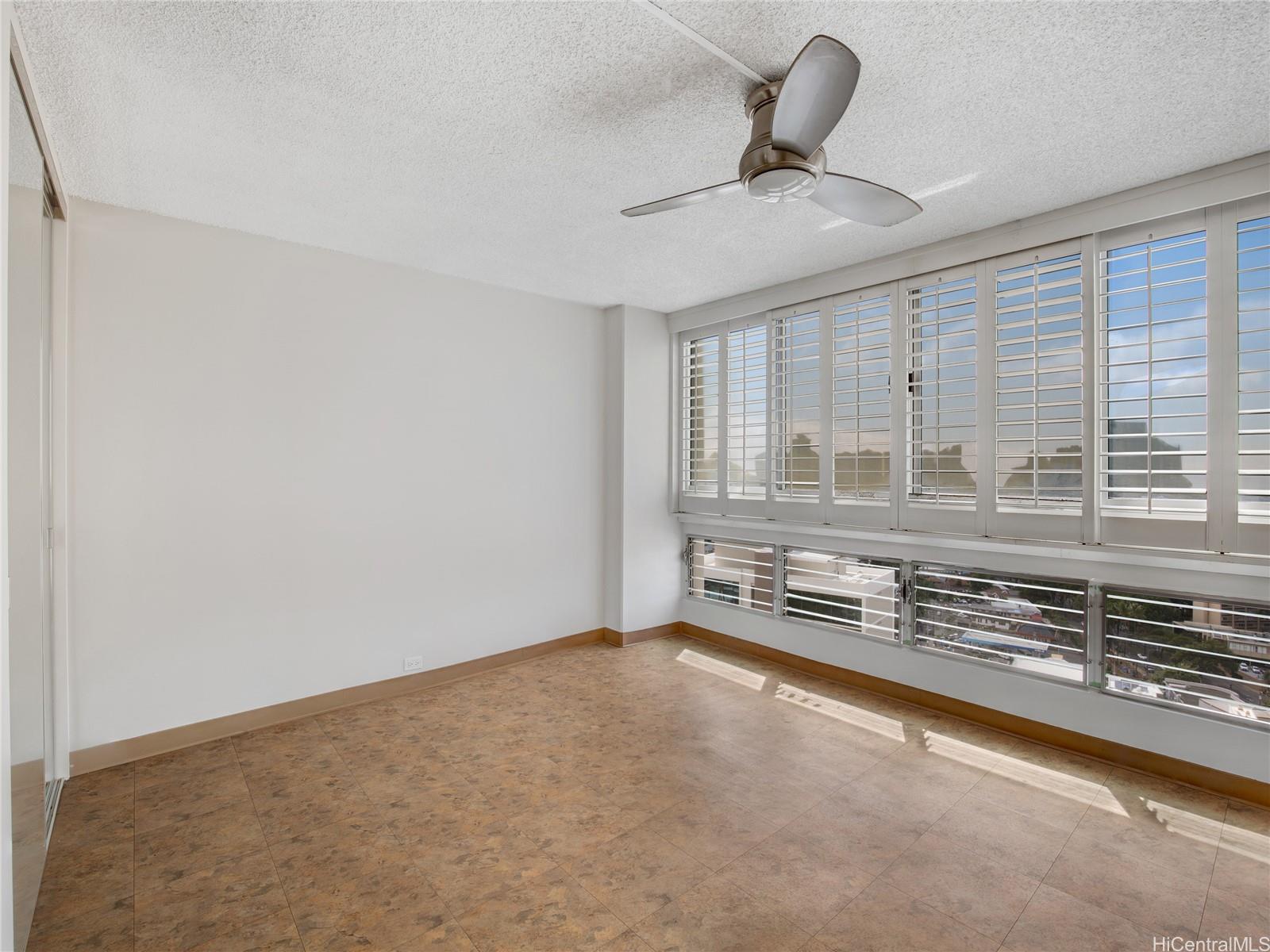 1212 Punahou Street  Unit 2307