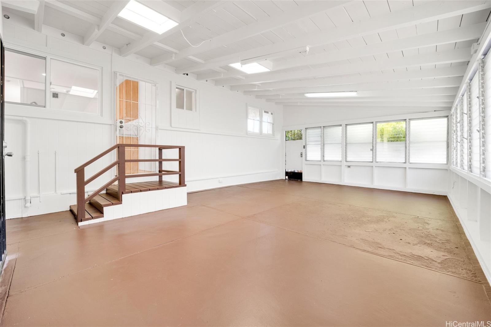 1368 Hoohui Street Pearl City HI 96782 listed 01132024