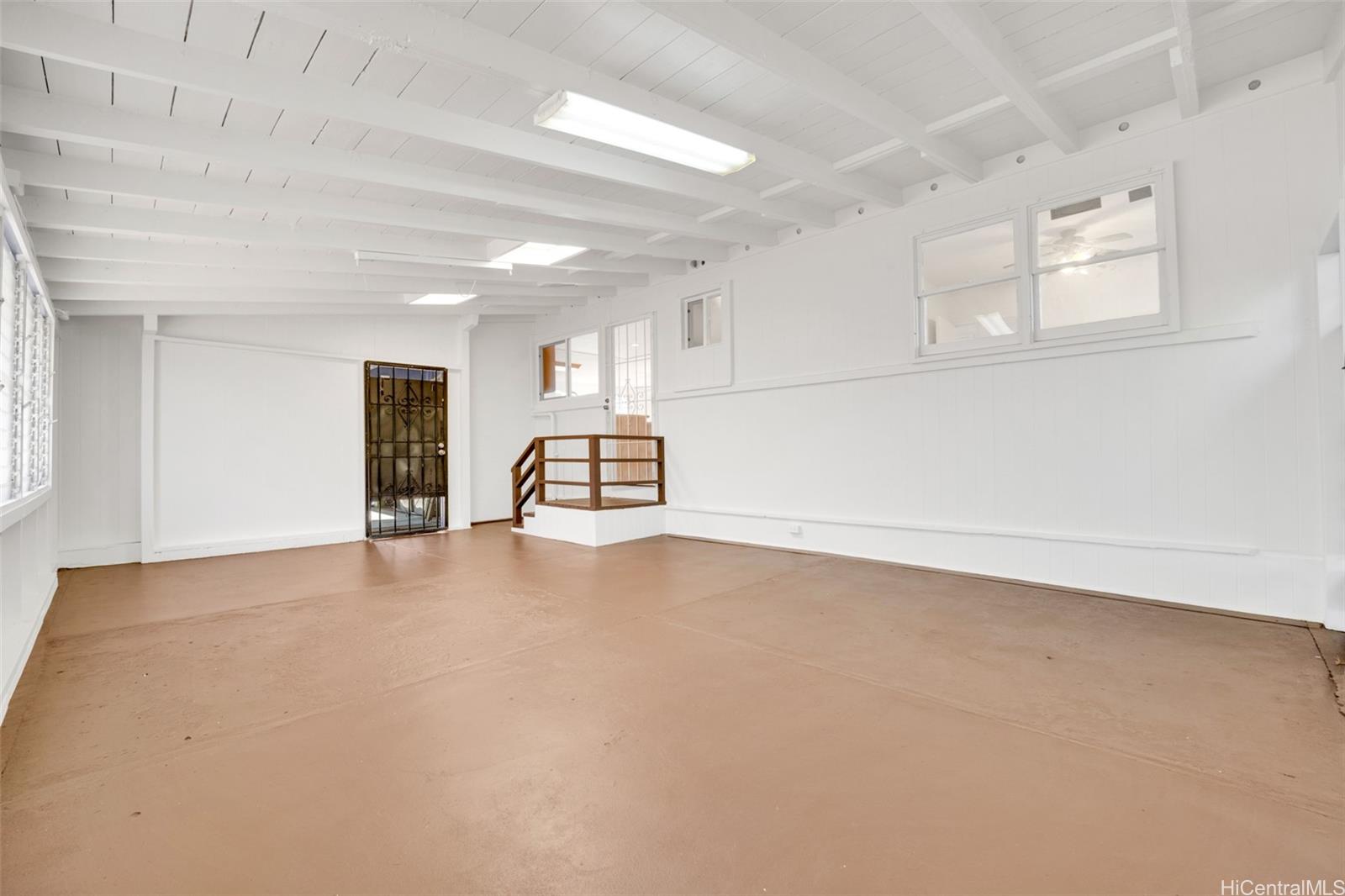 1368 Hoohui Street Pearl City HI 96782 listed 01132024