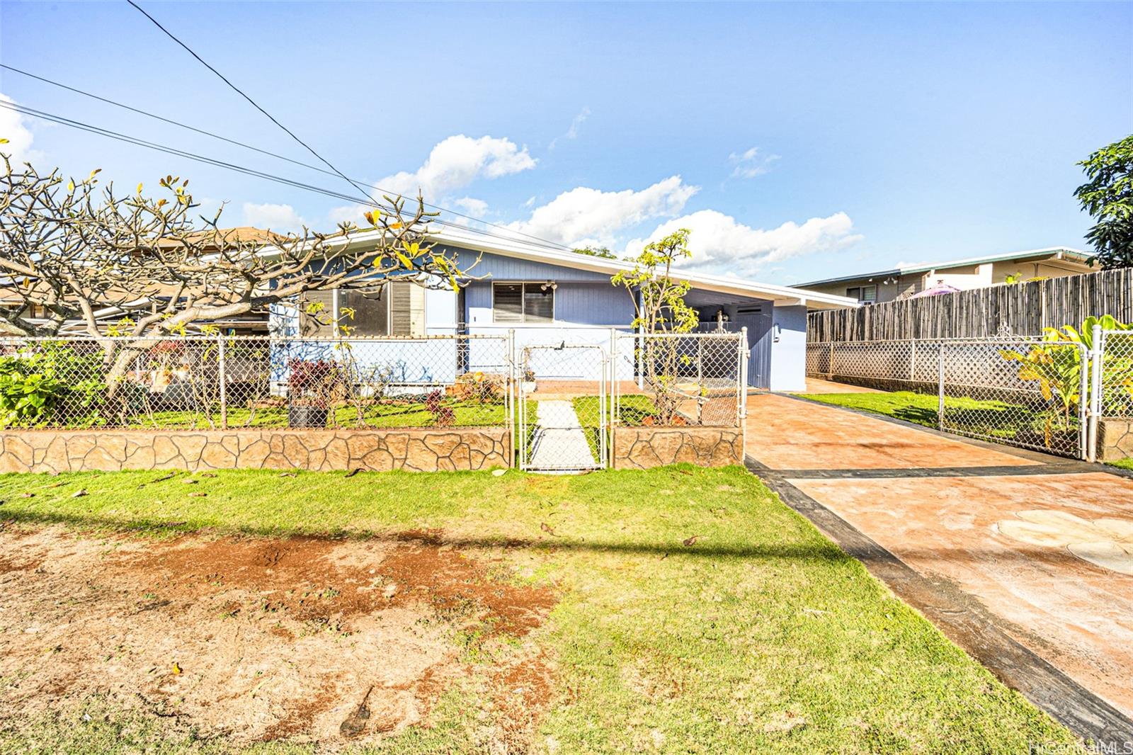 1368 Hoohui Street Pearl City HI 96782 listed 01132024