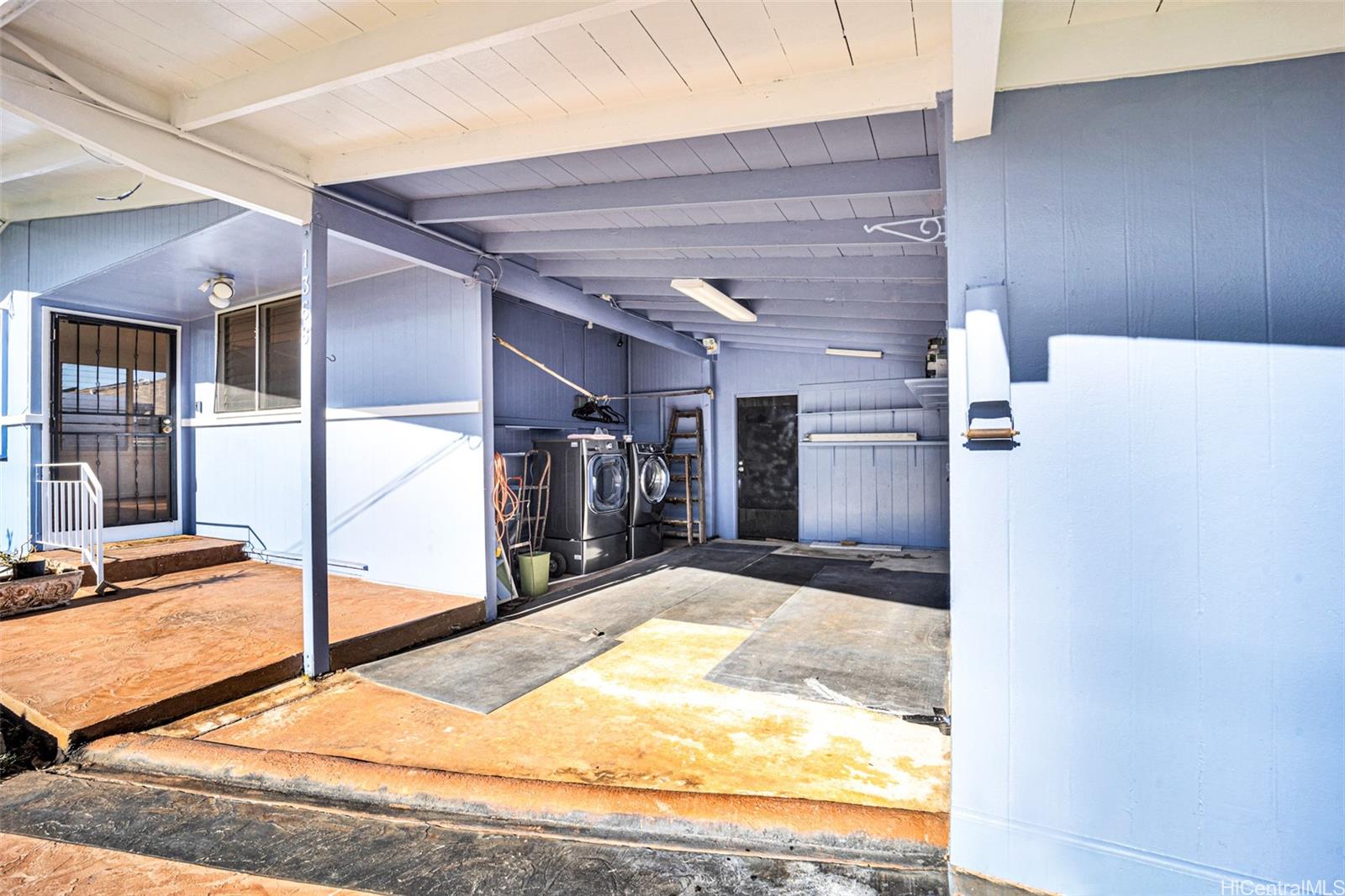 1368 Hoohui Street Pearl City HI 96782 listed 01132024