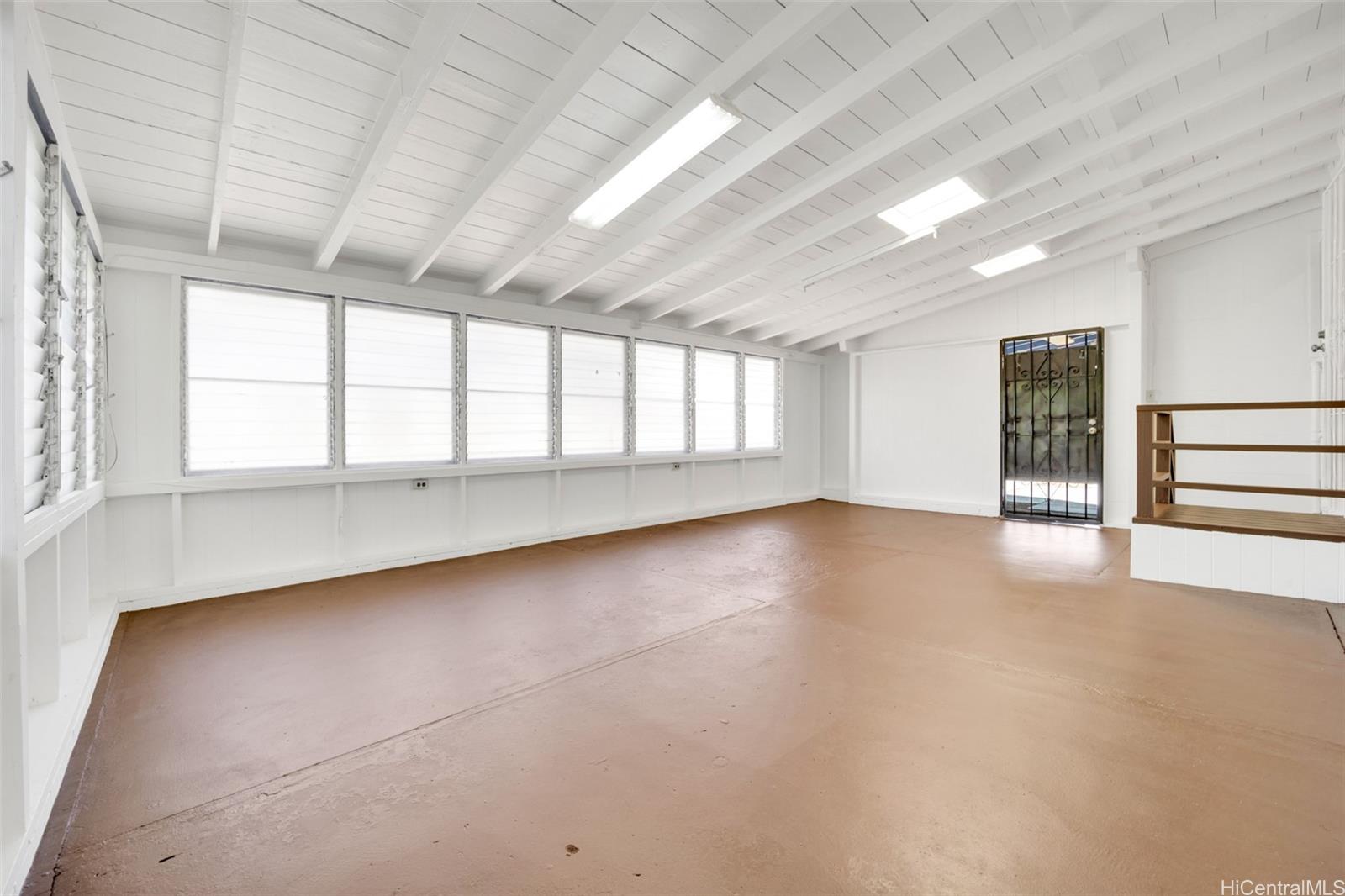 1368 Hoohui Street Pearl City HI 96782 listed 01132024