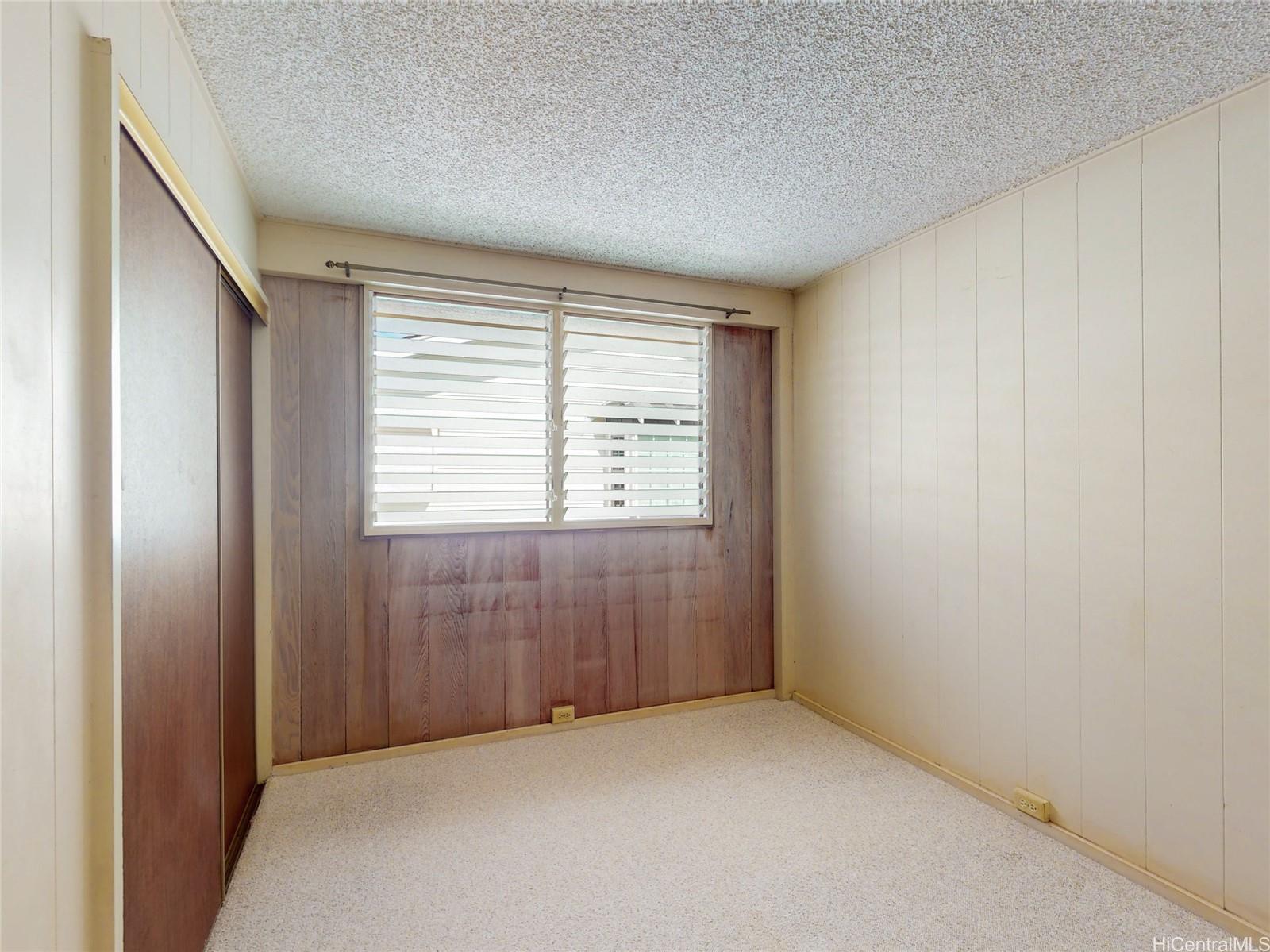 Photo 11 of 25
