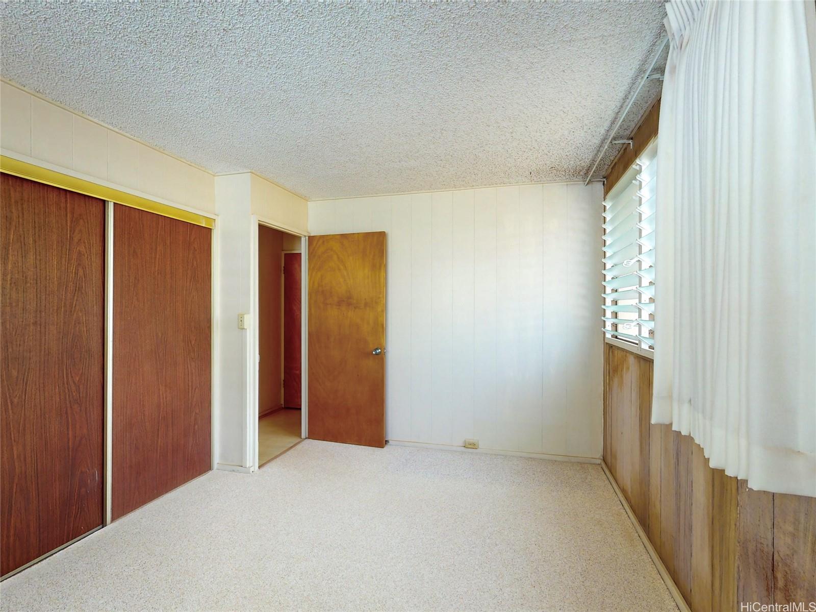 Photo 8 of 25
