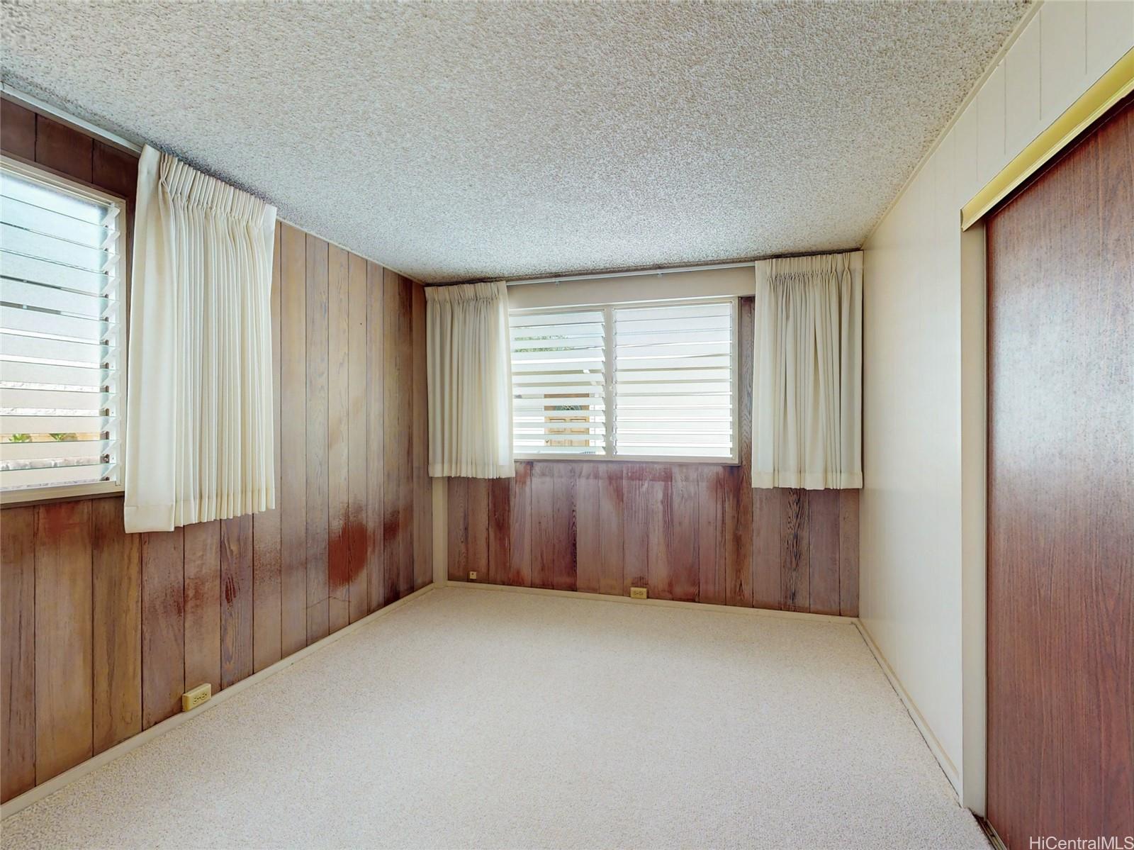 Photo 9 of 25