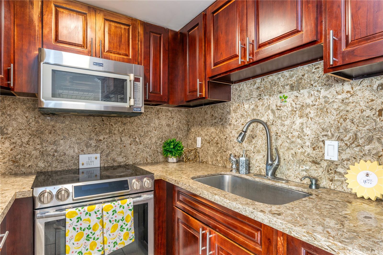 801 Ala Nioi Place  Unit 404