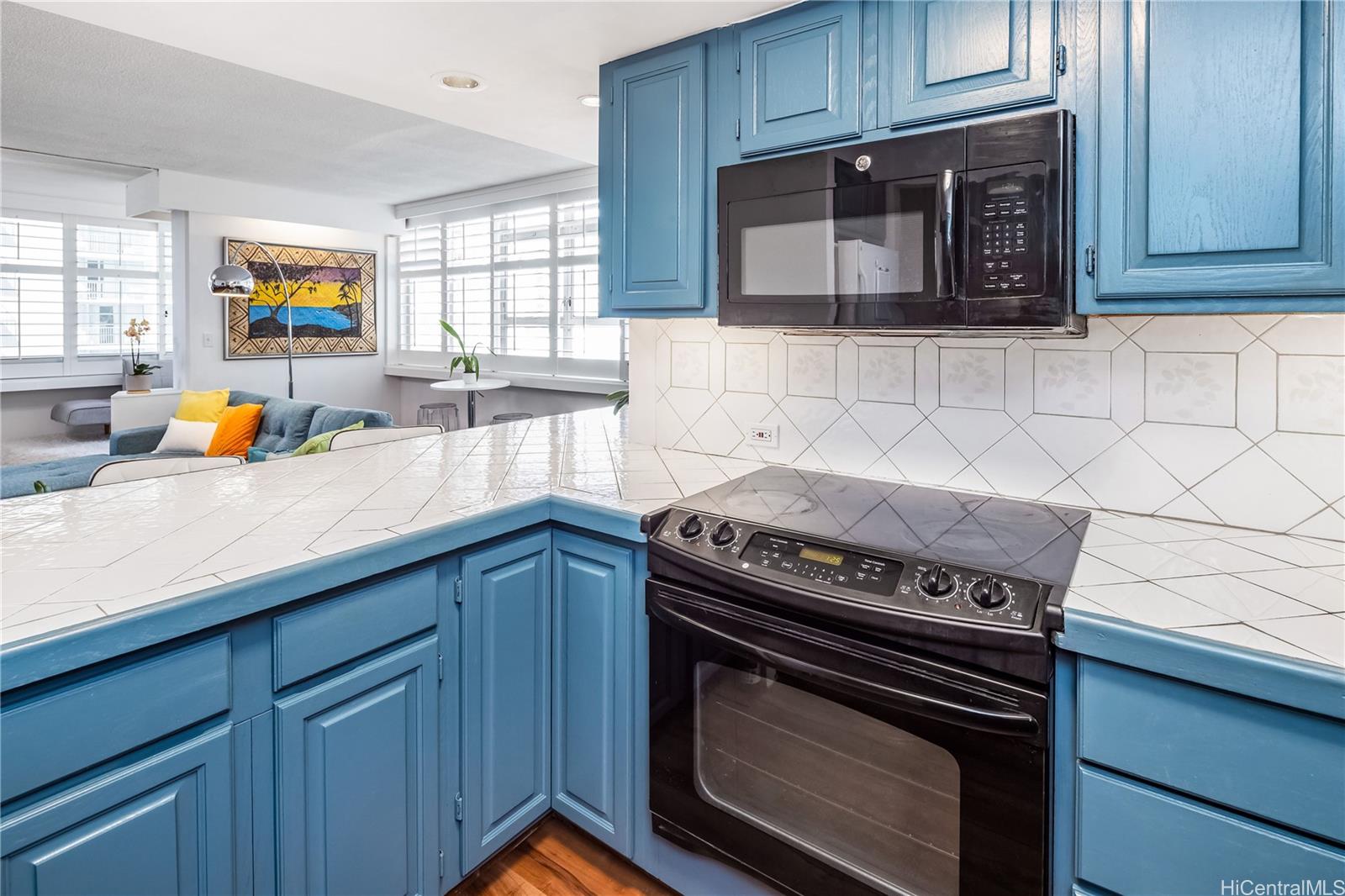 2500 Kalakaua Avenue  Unit 503