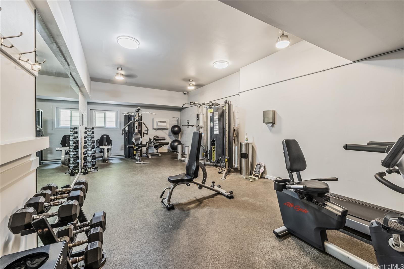 2500 Kalakaua Avenue  Unit 503