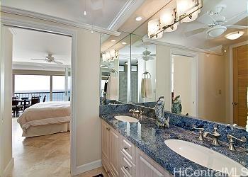 2877 Kalakaua Avenue  Unit 1004