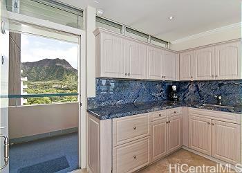 2877 Kalakaua Avenue  Unit 1004