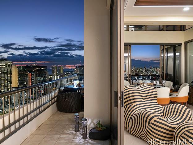 2333 Kapiolani Boulevard  Unit 3517