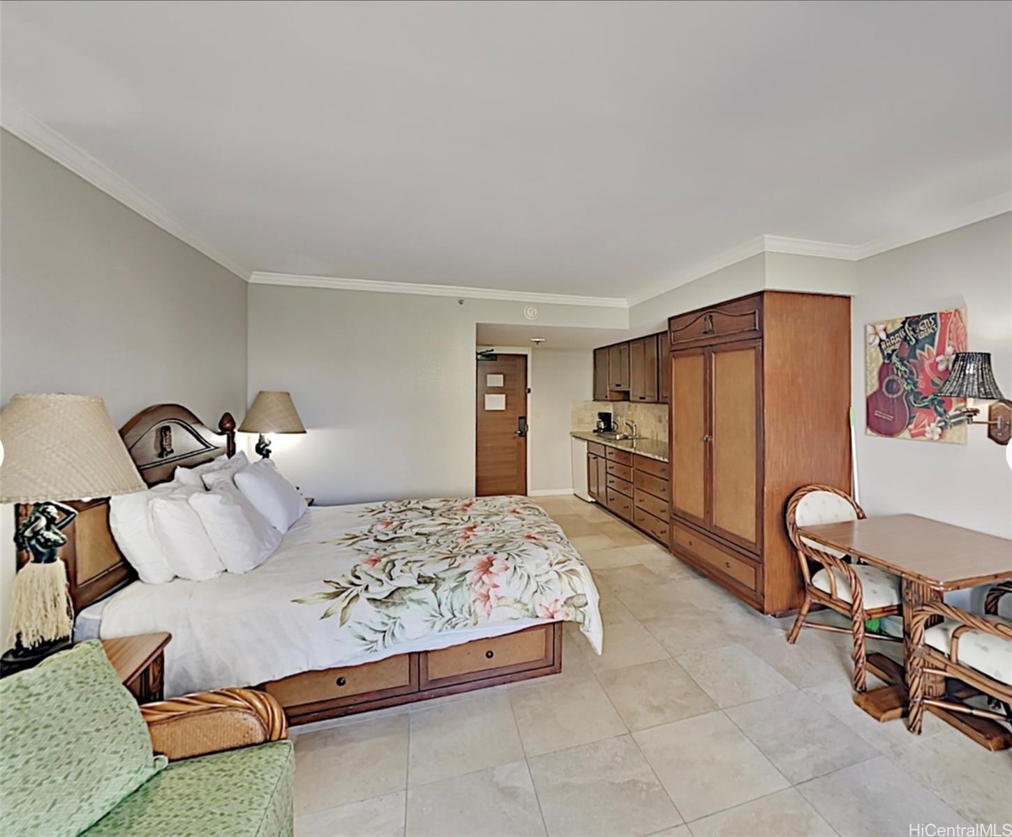 2045 Kalakaua Avenue  Unit 118