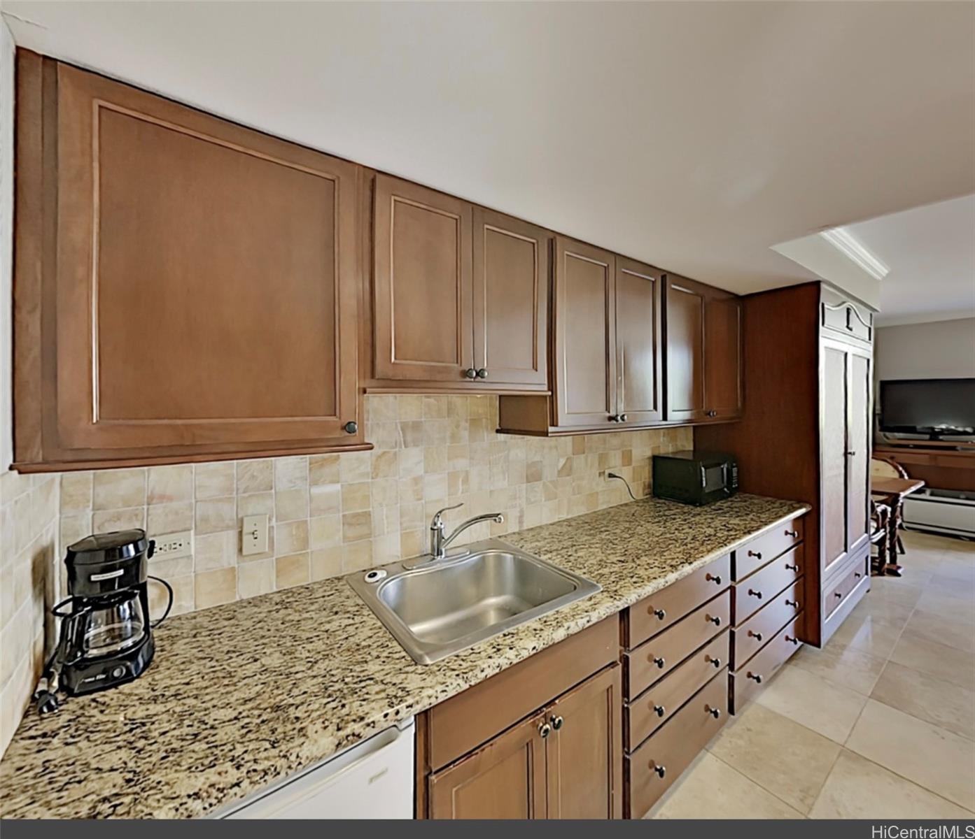 2045 Kalakaua Avenue  Unit 118