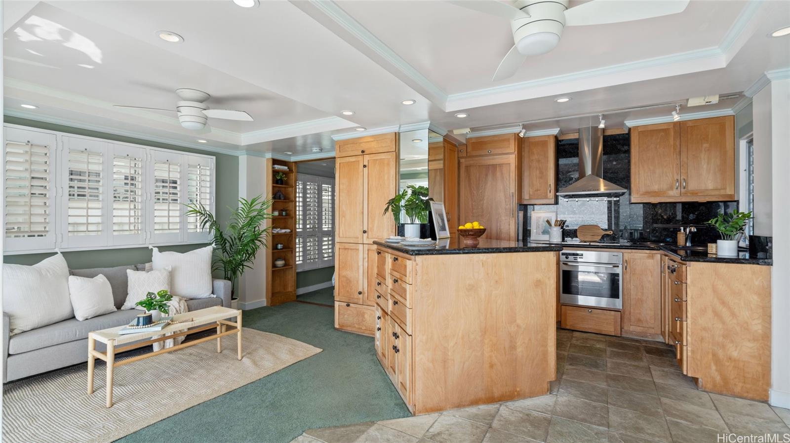 2957 Kalakaua Avenue  Unit 418