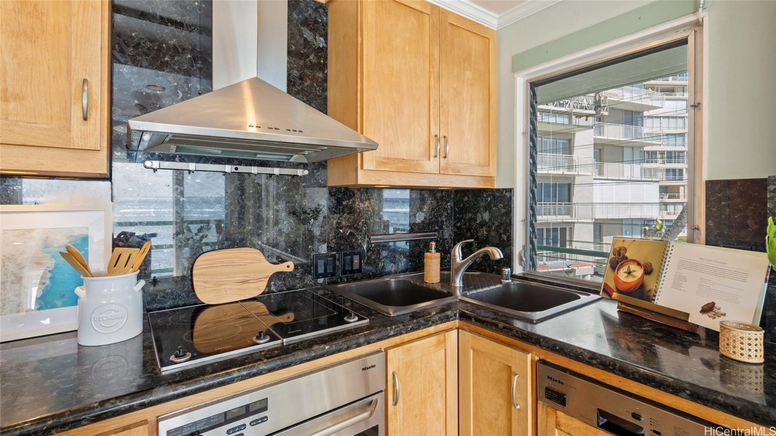 2957 Kalakaua Avenue  Unit 418