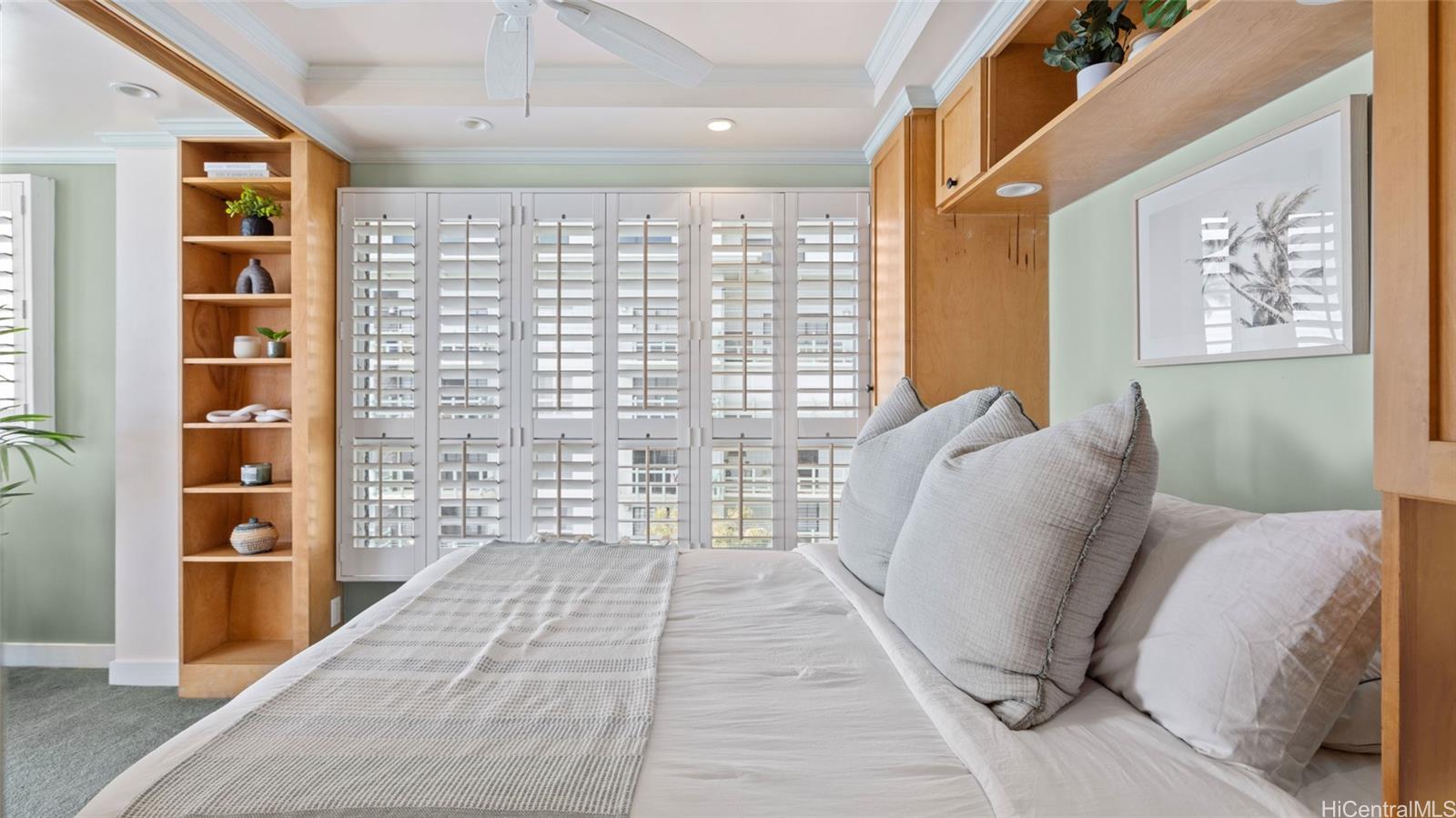2957 Kalakaua Avenue  Unit 418