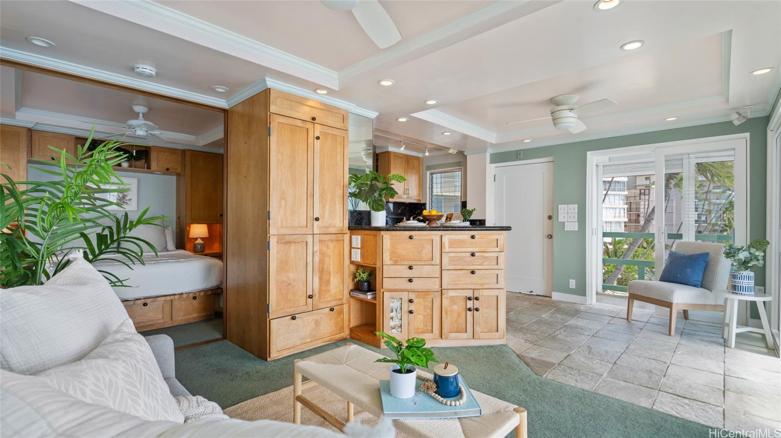 2957 Kalakaua Avenue  Unit 418