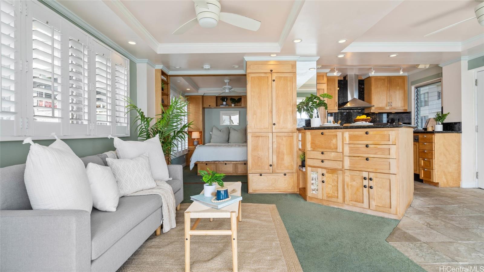 2957 Kalakaua Avenue  Unit 418