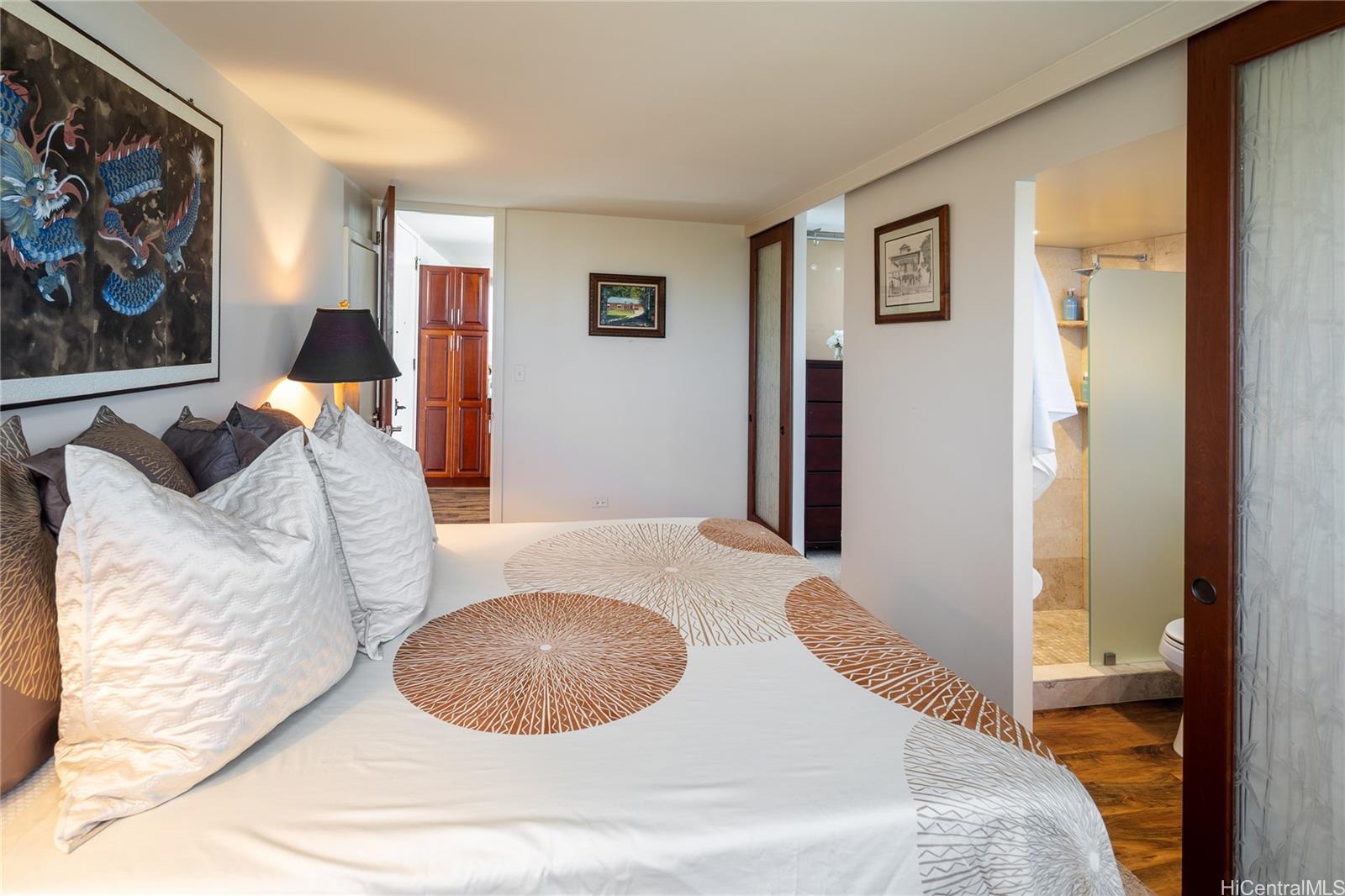3056 Kalakaua Avenue  Unit PHW
